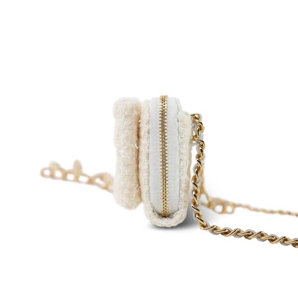 📸FLASH SALE📸 GWP-CHANEL Ivory Tweed Wallet Clutch with Gold Accent - Picture 6 of 8